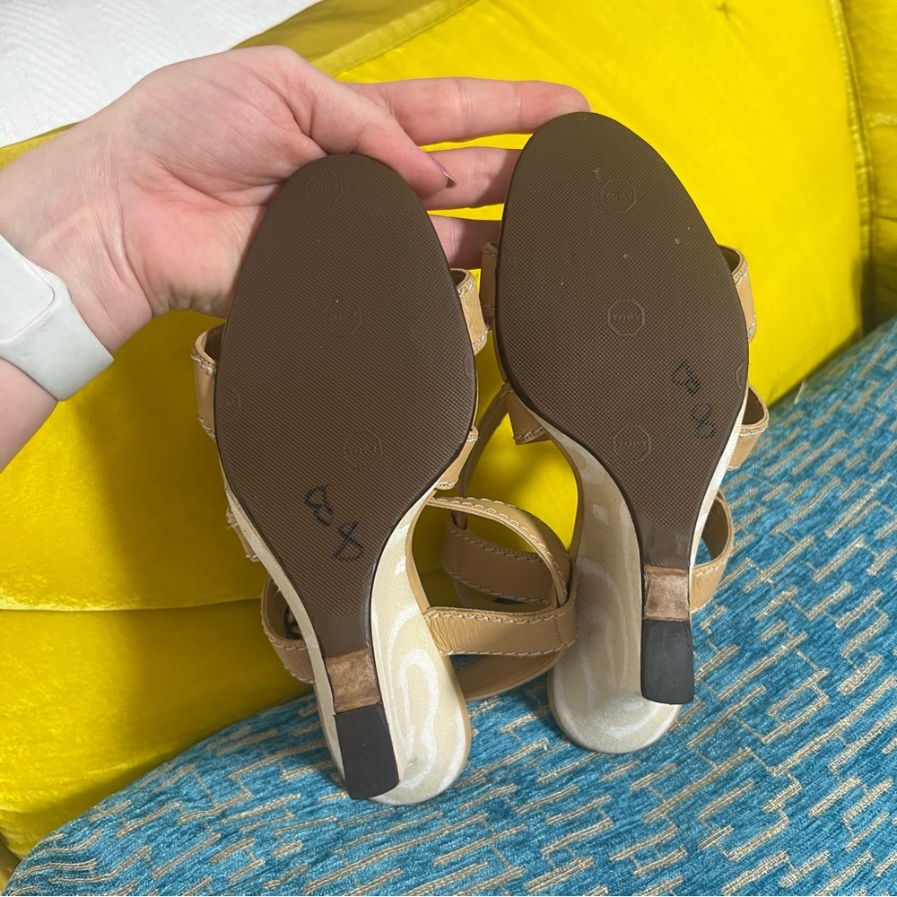 Manolo Blahnik High Heel Wedges Strappy Sandal Tan White Swirl Yald Bulgaro sz 8 - Picture 6 of 12